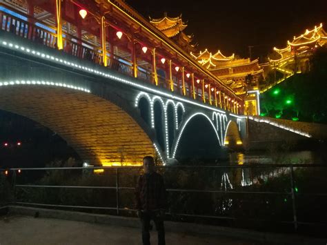 ¡Sumérgete en la Historia y la Belleza Natural del Templo de Nanyue! Patrimonio ancestral y joya arquitectónica