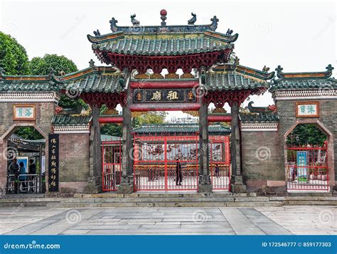  El Templo ancestral de Foshan: ¡Una ventana al pasado en medio del bullicio moderno!