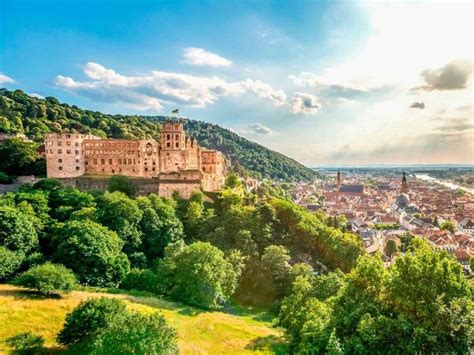 ¡Sumérgete en la Historia con el Castillo de Heidelberg! Explorando las Ruinas Majestuosas y el Jardín del Paraíso