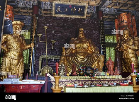  ¡Sumérgete en la Historia con el Templo de Guan Yu en Shangqiu!