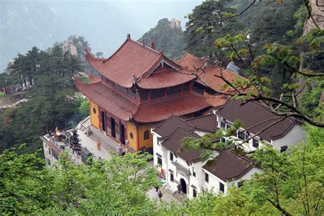 ¿Has oído hablar de la majestuosidad ancestral y las vistas panorámicas incomparables del Monte Jiuhua?