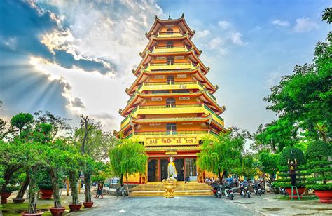  ¿Conoces la Pagoda de Xoài Mút? Un Templo Vietnamita Impresionante con Historia Milenaria!