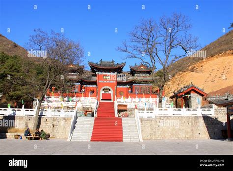  El Templo de la Montaña Qinglong: ¡Una joya arquitectónica escondida en las montañas!